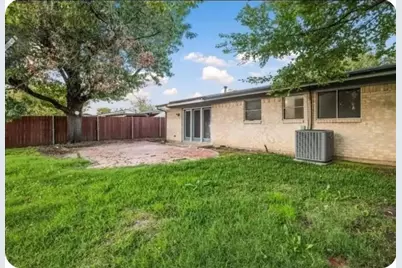 2847 W Rochelle Road, Irving, TX 75062 - Photo 15