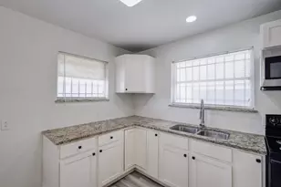 2306 Clover Ridge Dr, Dallas, TX 75216 - Photo 5