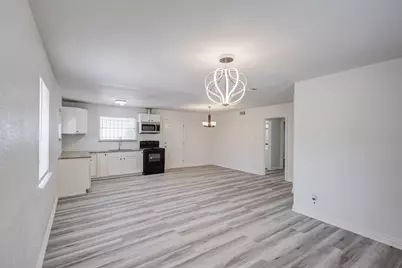 2306 Clover Ridge Drive, Dallas, TX 75216 - Photo 3