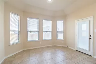 637 Peach Ln, Burleson, TX 76028 - Photo 3