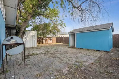 303 E 5th Street, Justin, TX 76247 - Photo 9