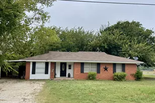 711 Denver St, Alvord, TX 76225 - Photo 1
