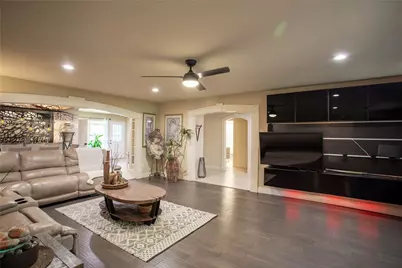 1806 Old Oak Drive, Arlington, TX 76012 - Photo 9