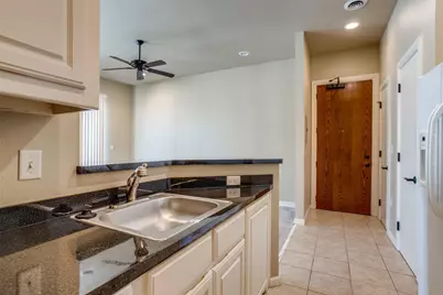 713 Grainger Street #201, Fort Worth, TX 76104 - Photo 3