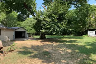 306 W Scott St, Athens, TX 75751 - Photo 13