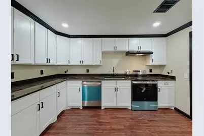 1112 E 13th Avenue, Corsicana, TX 75110 - Photo 13