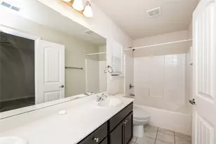 10633 Many Oaks Dr, Fort Worth, TX 76140 - Photo 9