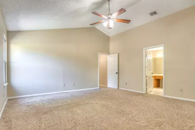 610 Valley Mills Drive, Arlington, TX 76018 - Photo 21