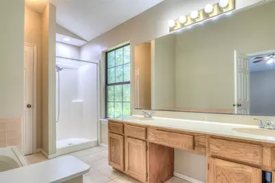 610 Valley Mills Drive, Arlington, TX 76018 - Photo 23