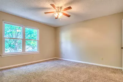 610 Valley Mills Drive, Arlington, TX 76018 - Photo 35