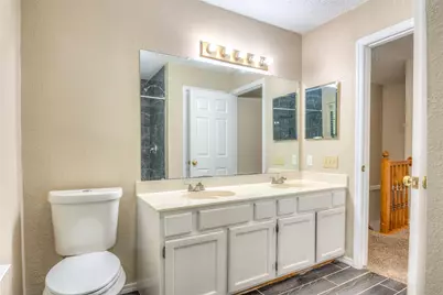 610 Valley Mills Drive, Arlington, TX 76018 - Photo 33