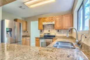 610 Valley Mills Dr, Arlington, TX 76018 - Photo 13