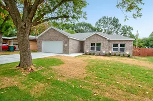 1015 Holiday Dr, Sherman, TX 75090 - Photo 9