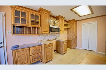 1740 Oak Shores Road, Nocona, TX 76255 - Photo 9