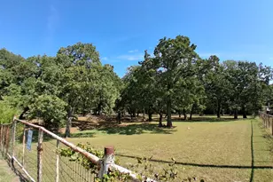 5537 Cedar Oaks Rd, Grandview, TX 76050 - Photo 1