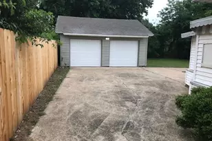 212 Barry Ln, Lancaster, TX 75146 - Photo 5