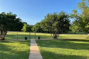 942 Diana Ln, Stephenville, TX 76401 - Photo 29