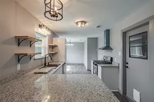 1710 Brooks Dr, Arlington, TX 76012 - Photo 9