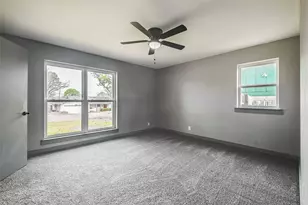 1710 Brooks Dr, Arlington, TX 76012 - Photo 15