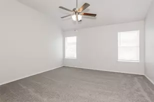 213 Prairie Gulch Dr, Fort Worth, TX 76140 - Photo 9