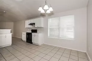 213 Prairie Gulch Dr, Fort Worth, TX 76140 - Photo 5