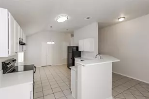 213 Prairie Gulch Dr, Fort Worth, TX 76140 - Photo 7