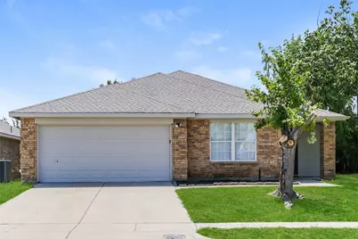 213 Prairie Gulch Drive, Fort Worth, TX 76140 - Photo 1