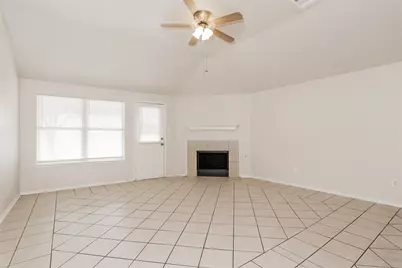 213 Prairie Gulch Drive, Fort Worth, TX 76140 - Photo 3