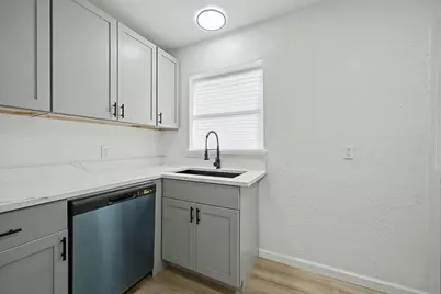 11446 Lippitt Avenue, Dallas, TX 75218 - Photo 9