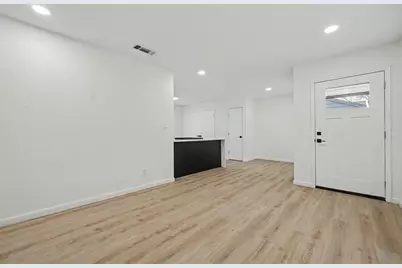 11446 Lippitt Avenue, Dallas, TX 75218 - Photo 13