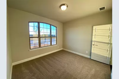 400 Devonshire Drive, Greenville, TX 75401 - Photo 5