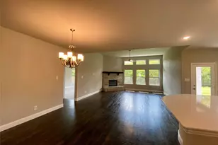 400 Devonshire Dr, Greenville, TX 75401 - Photo 9