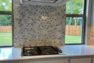 400 Devonshire Dr, Greenville, TX 75401 - Photo 13