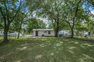 637 N 4th St, Garland, TX 75040 - Photo 19