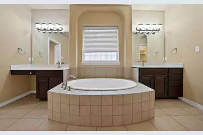 5167 Welara Drive, Grand Prairie, TX 75052 - Photo 7