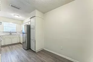 7301 Laurie Dr, Fort Worth, TX 76112 - Photo 11