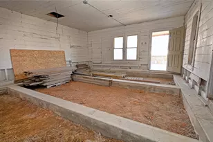 400 S Broad St, Saint Jo, TX 76265 - Photo 17