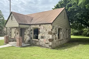 400 S Broad St, Saint Jo, TX 76265 - Photo 19