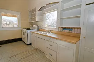 400 S Broad St, Saint Jo, TX 76265 - Photo 9