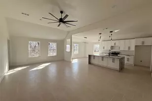 504 Bellaire Cir, Mineral Wells, TX 76067 - Photo 3