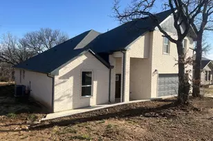 504 Bellaire Cir, Mineral Wells, TX 76067 - Photo 1