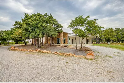 205 Pheasant Run, Sunset, TX 76270 - Photo 17