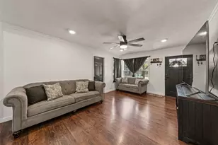 121 Austin St, McGregor, TX 76657 - Photo 5