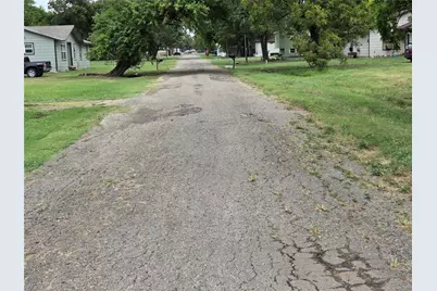 901 S 13th, Honey Grove, TX 75446 - Photo 7