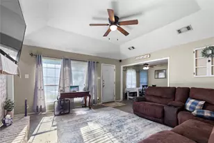 746 S Valentine Dr, Sherman, TX 75090 - Photo 7