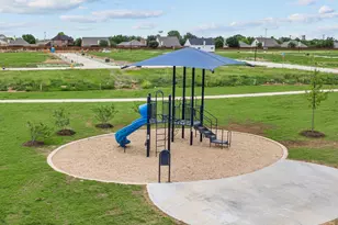 1037 Western Hills Dr, Crowley, TX 76036 - Photo 5