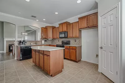 904 Sheryn Drive, Burleson, TX 76028 - Photo 9