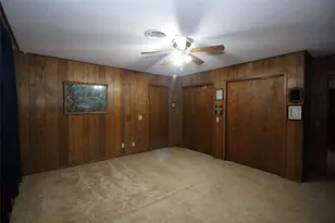 610 W Eden St, Munday, TX 76371 - Photo 7