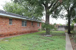 610 W Eden St, Munday, TX 76371 - Photo 19