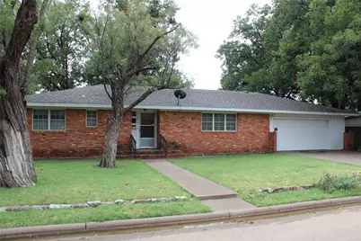 610 W Eden Street, Munday, TX 76371 - Photo 1